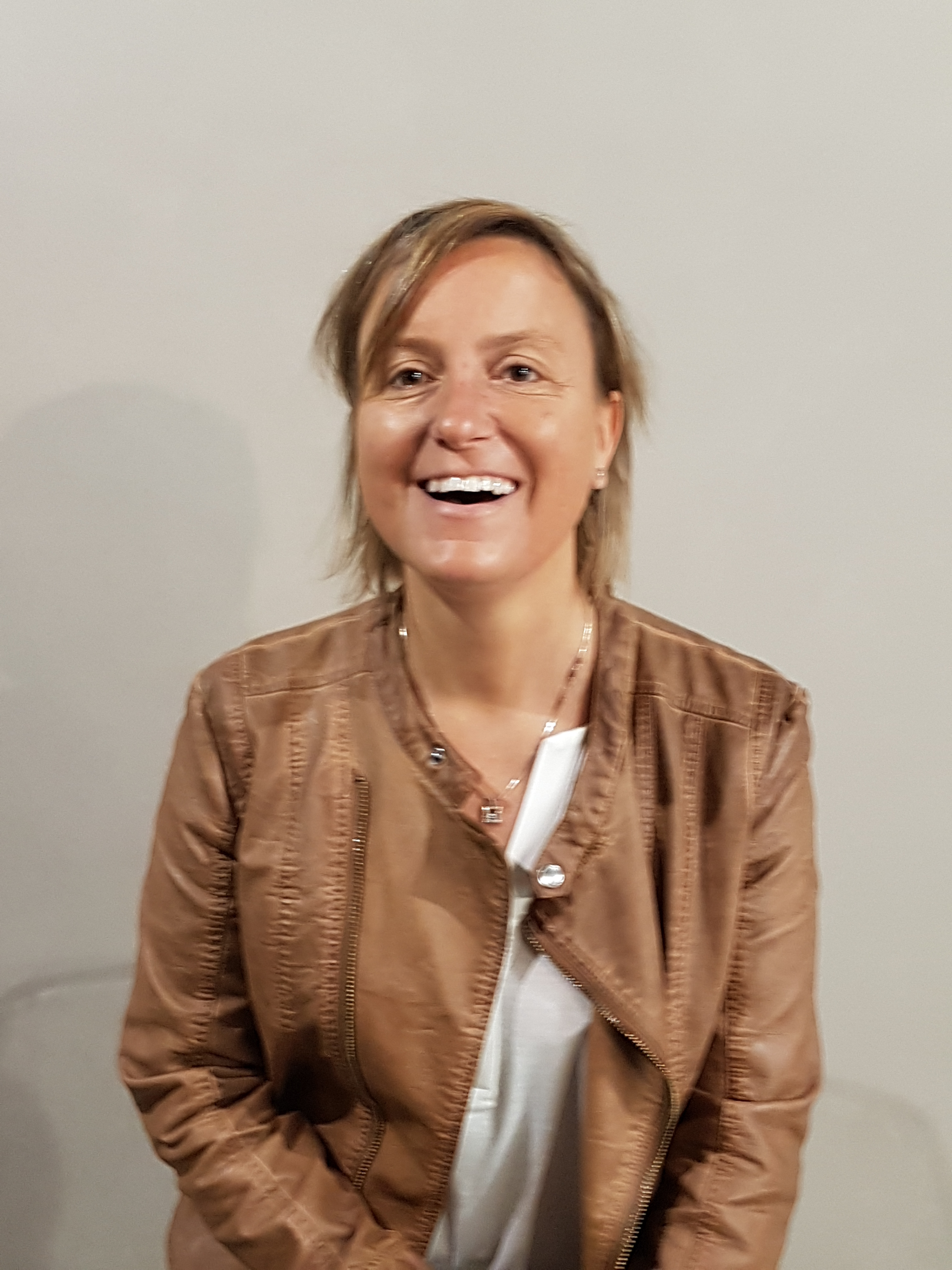 Helena Bahí – Direcció botiga helena bahi